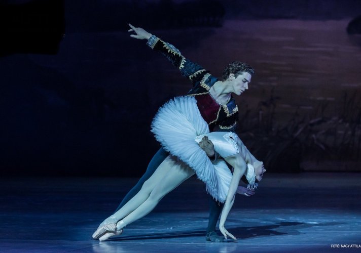 „Лабудово језеро“ са балетском звездом Борисом Журиловим за Светски дан игре